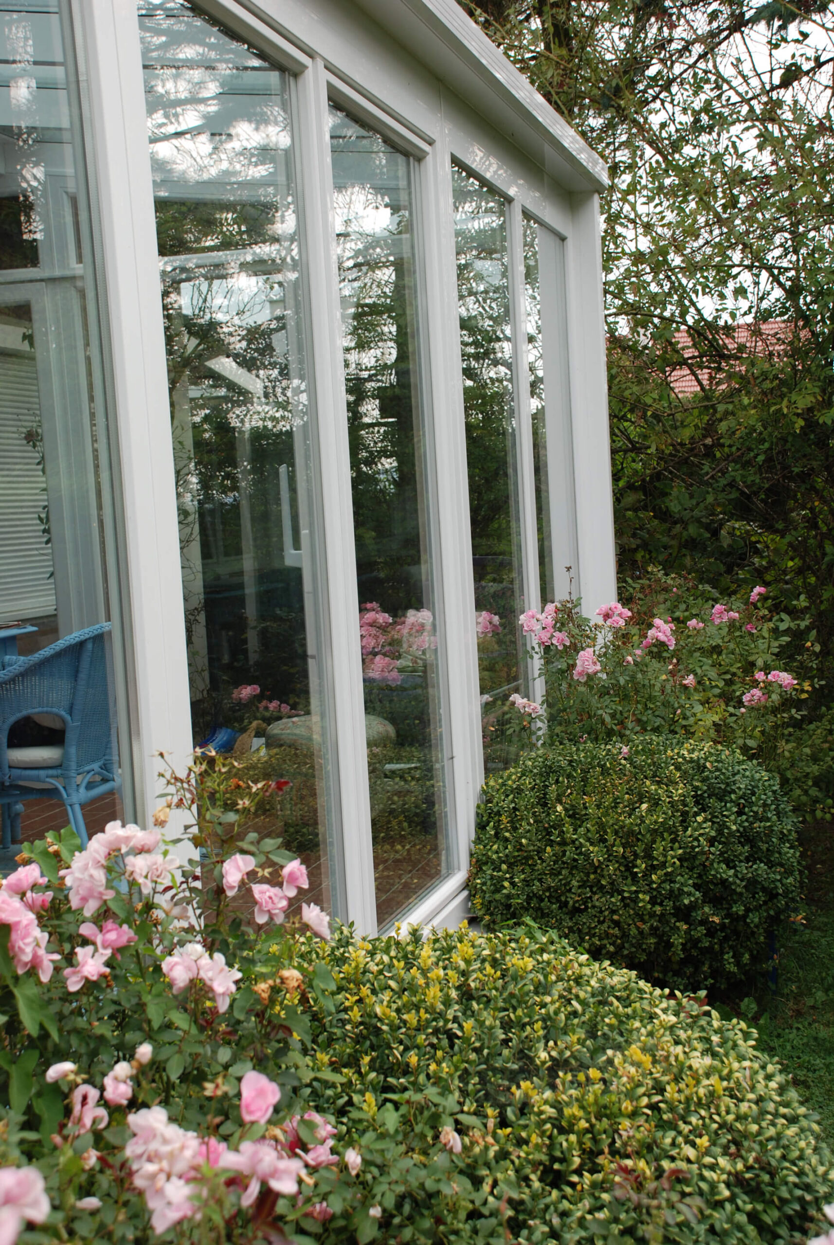 Schiebetüren mit viel Glas für Wintergarten