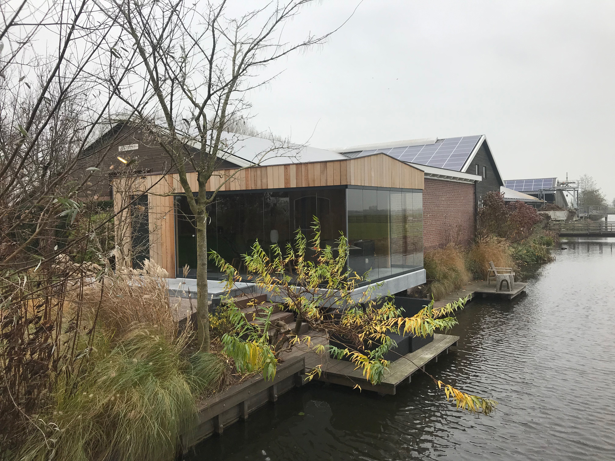 Ganzglas-Schiebewand für modernes Gartenhaus